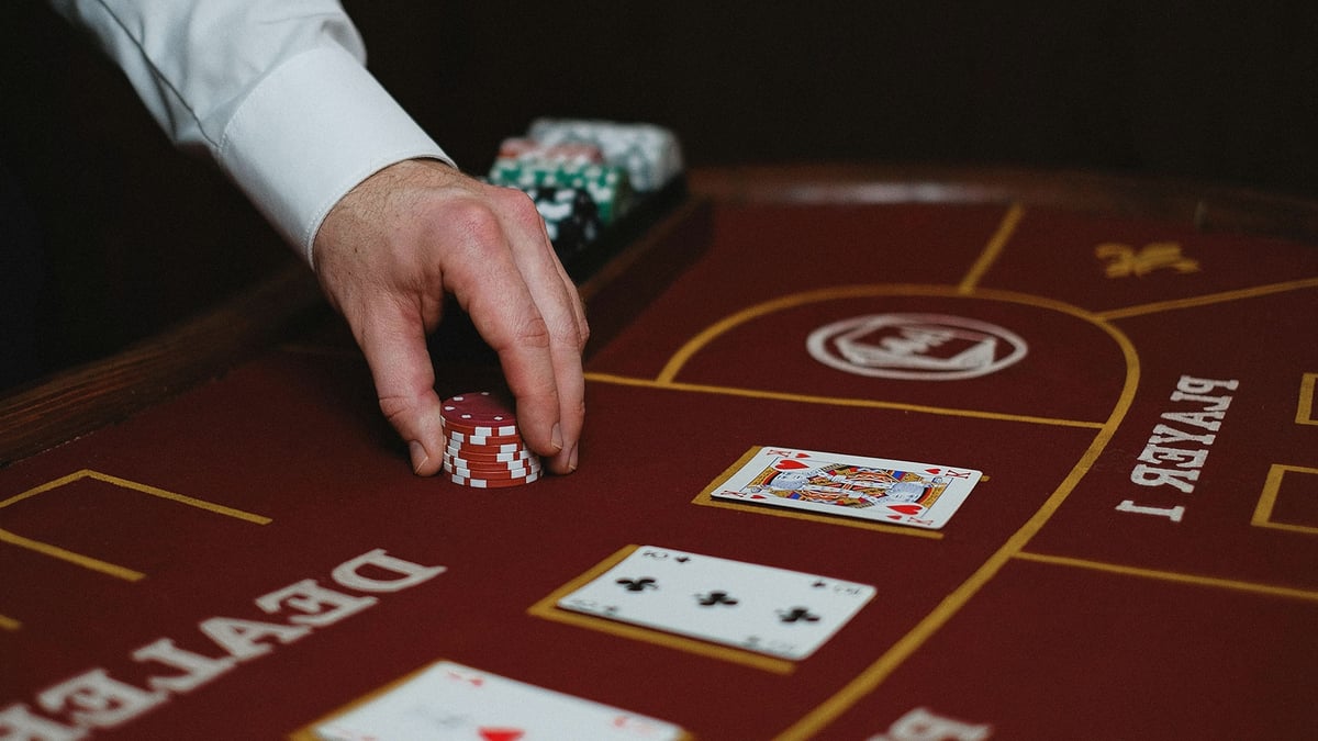 Esimerkki siitä, miltä näyttää, kun pelaat netti blackjackia Pafilla.